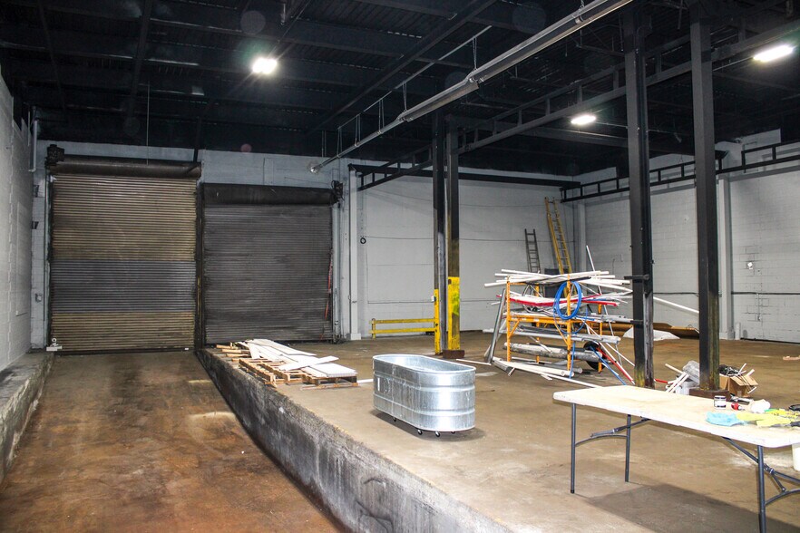 More Photos Of 5143 Bellevue St, Detroit Distribution For Sale