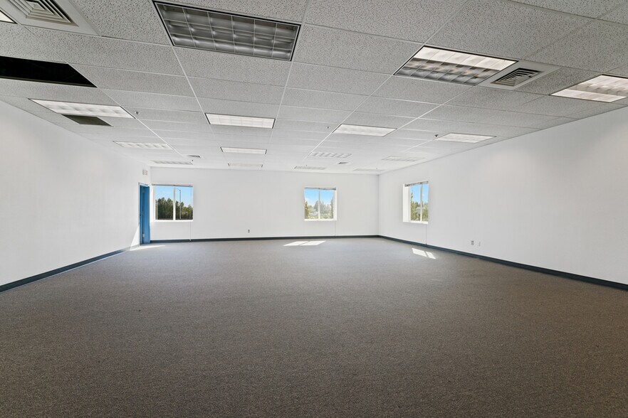 More Photos Of 2850-2860 Broadway St NE, Salem Medical For Lease