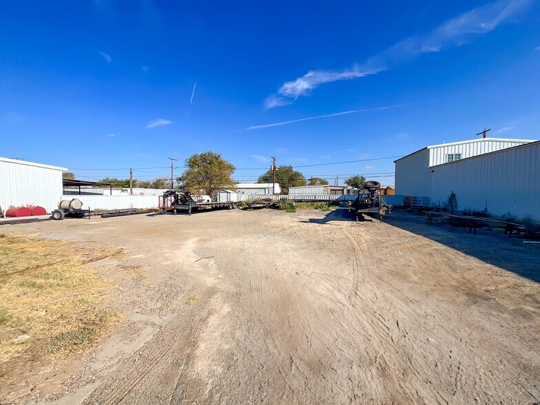 More Photos Of 400 Stoddard st, Odessa Warehouse For Sale