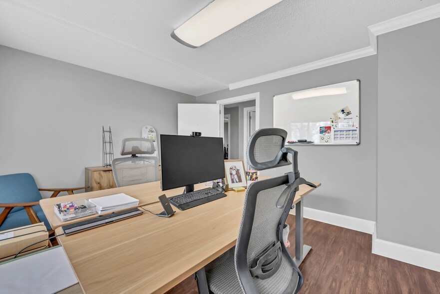 More Photos Of 1758 Memorial Dr, Clarksville Medical For Lease