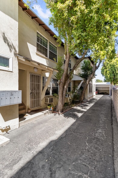 More Photos Of 6254 Whitsett Ave, North Hollywood Apartments For Sale