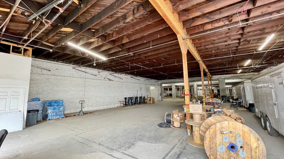 More Photos Of 2200 E 89th St, Los Angeles Warehouse For Sale