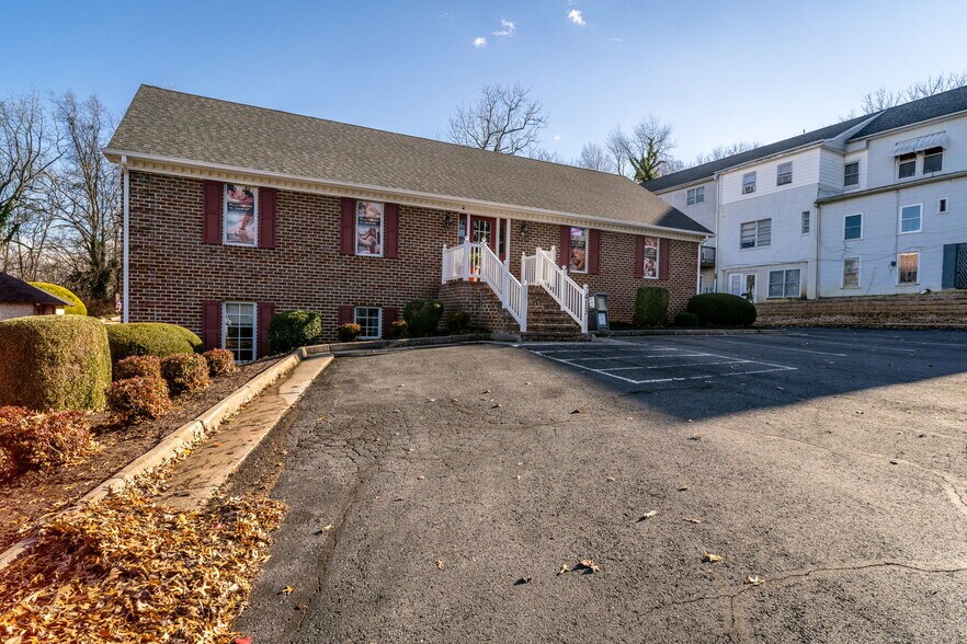 More Photos Of 413 N Coalter St, Staunton Office Residential For Lease