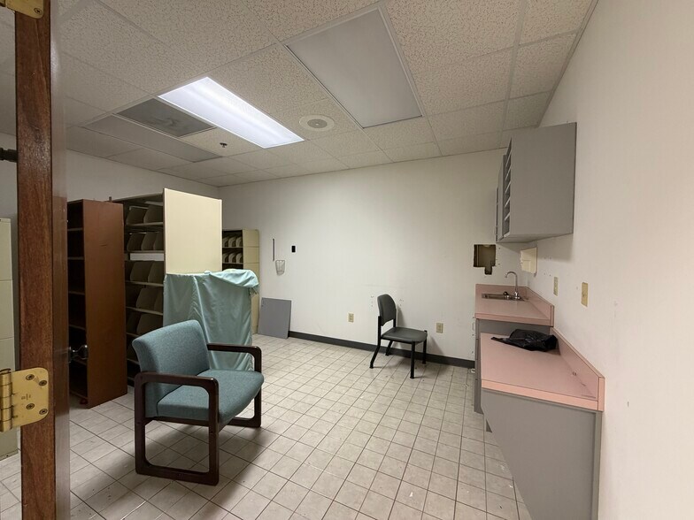 More Photos Of 6000 Joe Frank Harris Pky NW, Adairsville Healthcare For Lease