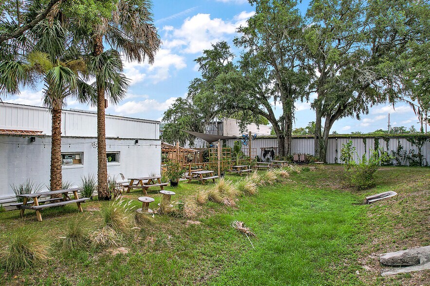 More Photos Of 40-60 E 5th St, Apopka Storefront For Lease