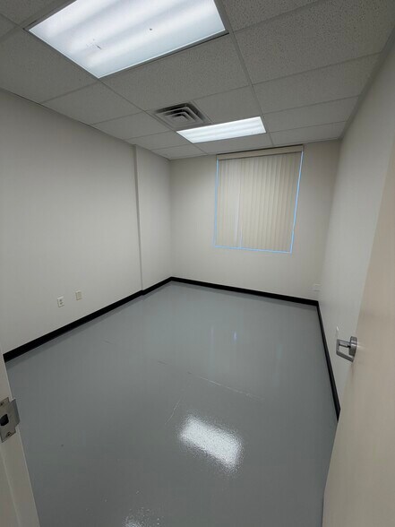 More Photos Of 4346 E Alexander Rd, Las Vegas Light Distribution For Lease