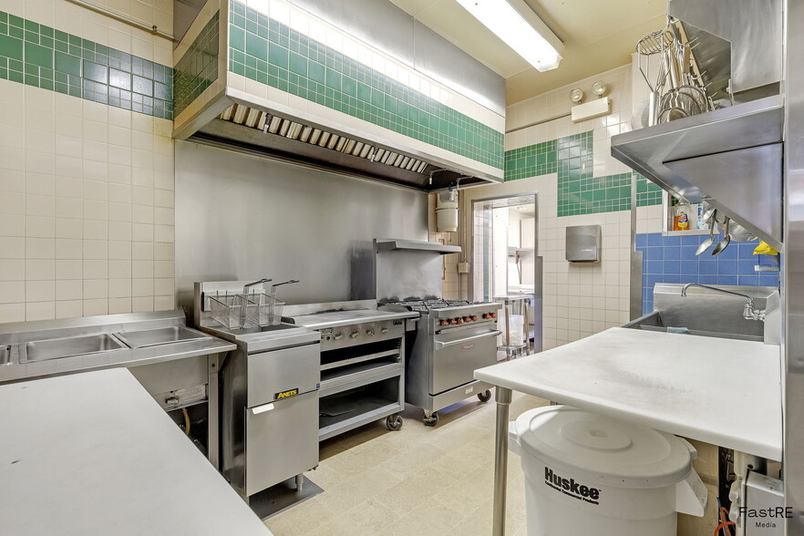 More Photos Of 13325 Olde Western Ave, Blue Island Restaurant For Sale