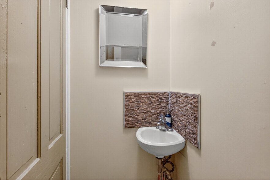 More Photos Of 22 S Main St, Allentown Office For Sale