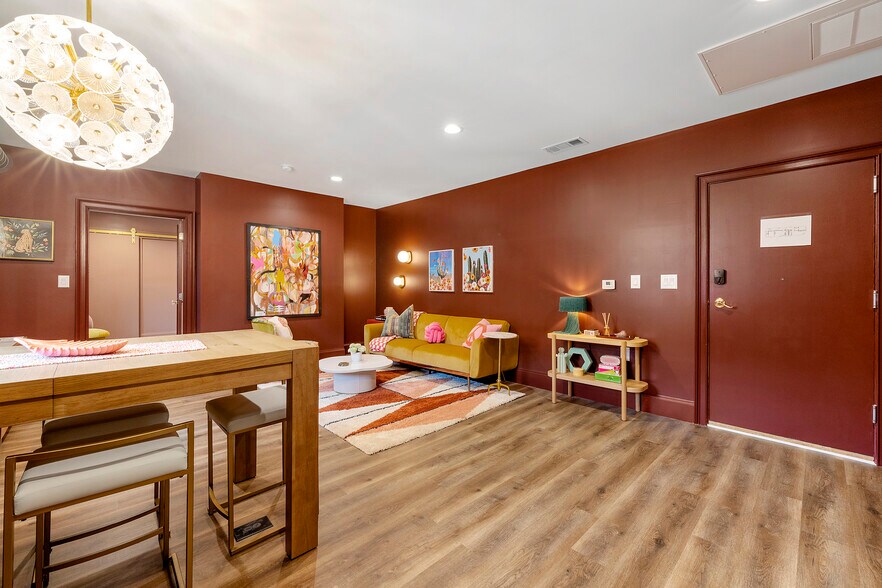More Photos Of 929 Main St, Stone Mountain Restaurant For Sale