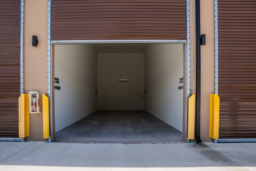 More Photos Of 1245 Canal St, New Smyrna Beach Self Storage For Lease