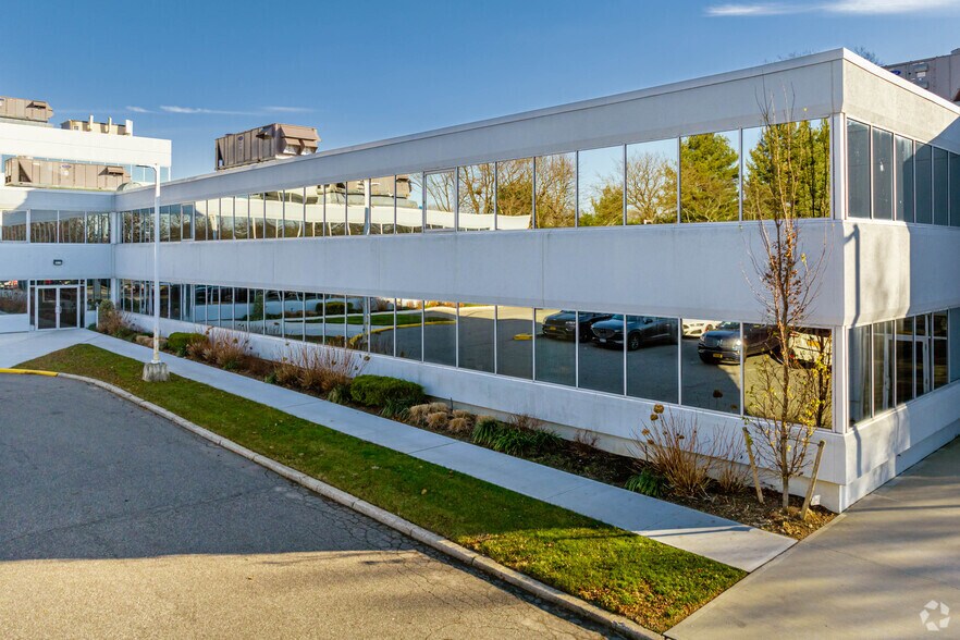 More Photos Of 33 Walt Whitman Rd, Huntington Station Office For Lease