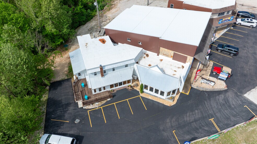 More Photos Of 15895 N State Highway 5, Sunrise Beach General Retail For Sale