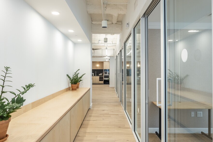 More Photos Of 430 Park Ave, New York Office For Lease
