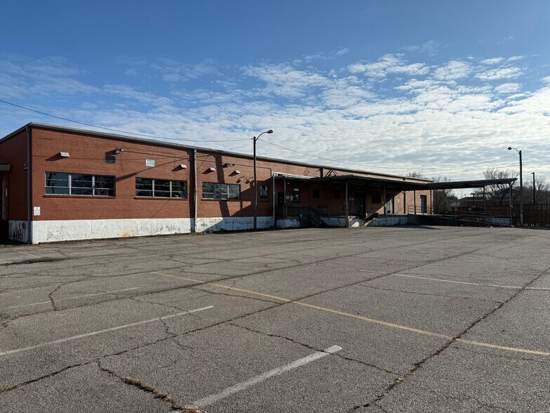 More Photos Of 1081 W 35th St, Norfolk Warehouse For Lease