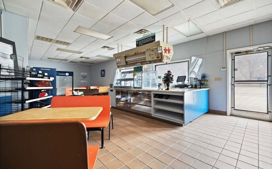 More Photos Of 8649 KY Highway 7, Viper Service Station For Sale