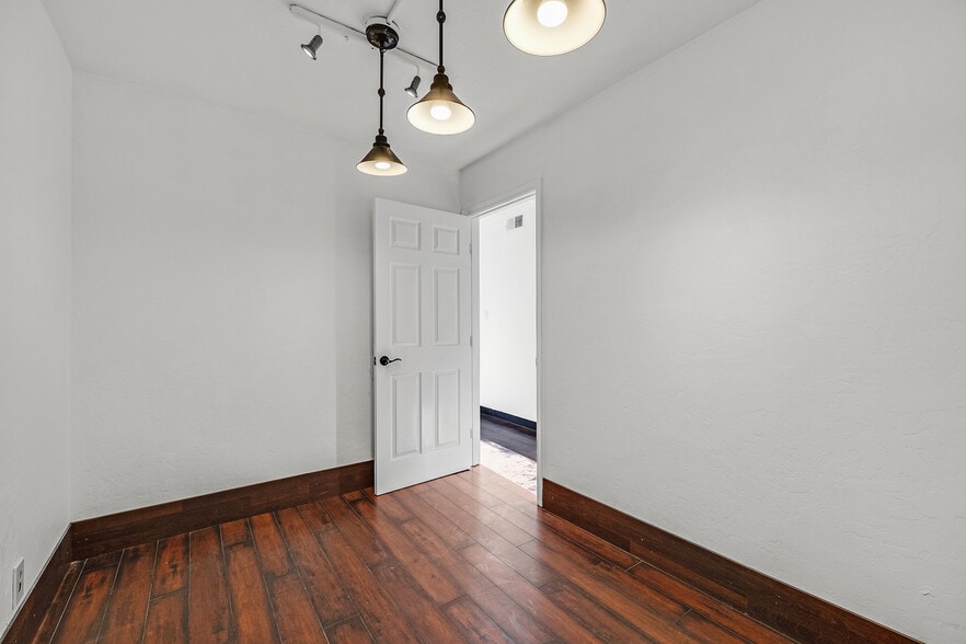 More Photos Of 4319 Piedmont Ave, Oakland Storefront Retail Office For Lease