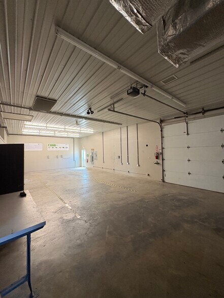 More Photos Of 66850 Executive Dr, Saint Clairsville Warehouse For Lease