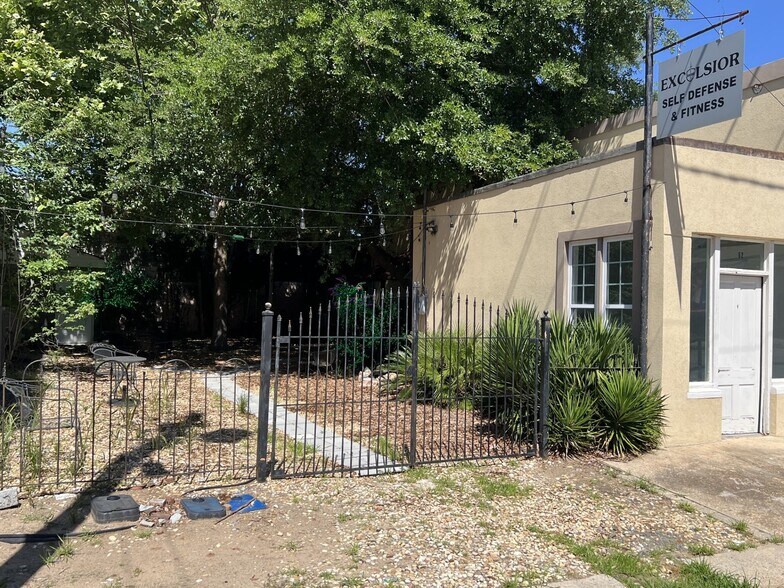 More Photos Of 60 Houston St, Hawkinsville Freestanding For Lease