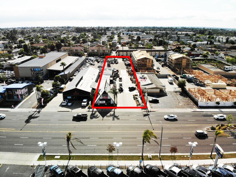 Primary Photo Of 2075 Harbor Blvd, Costa Mesa Freestanding For Sale