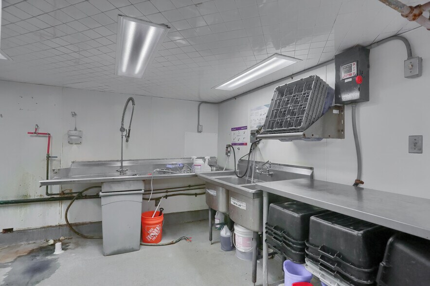 More Photos Of 634 Camp Horne Rd, Pittsburgh General Retail For Sale