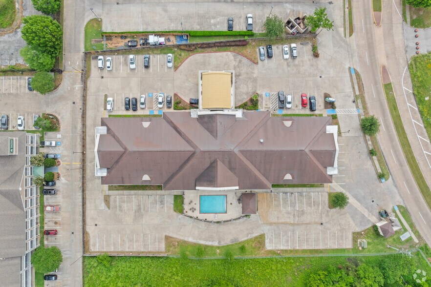 More Photos Of 2205 Barker Oaks Dr, Houston Hotel For Sale