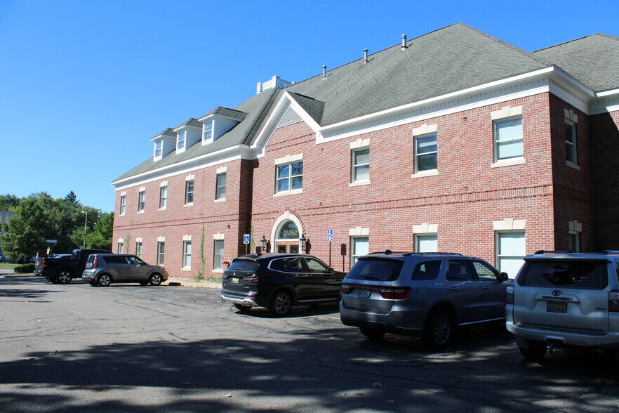 More Photos Of 26862 Woodward Ave, Royal Oak Office For Lease