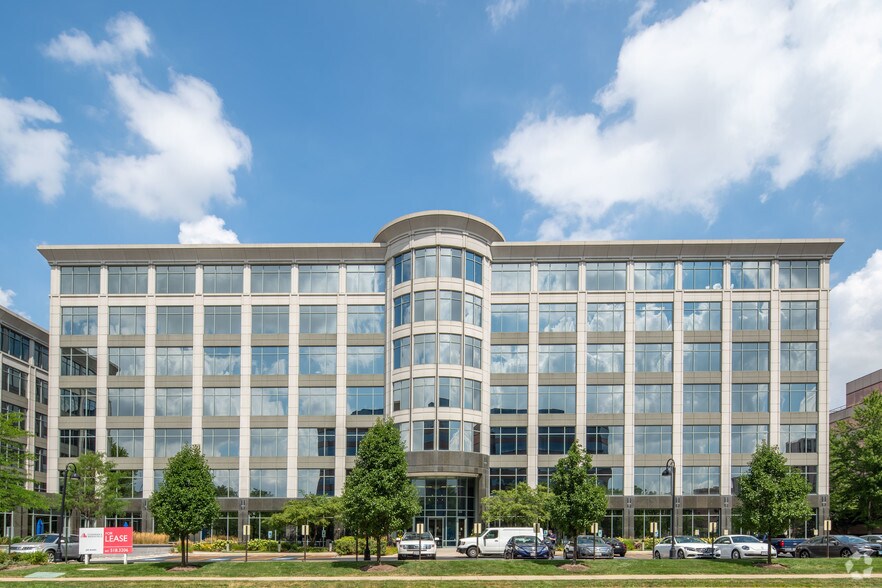 More Photos Of 9500 W Bryn Mawr Ave, Rosemont Office For Lease