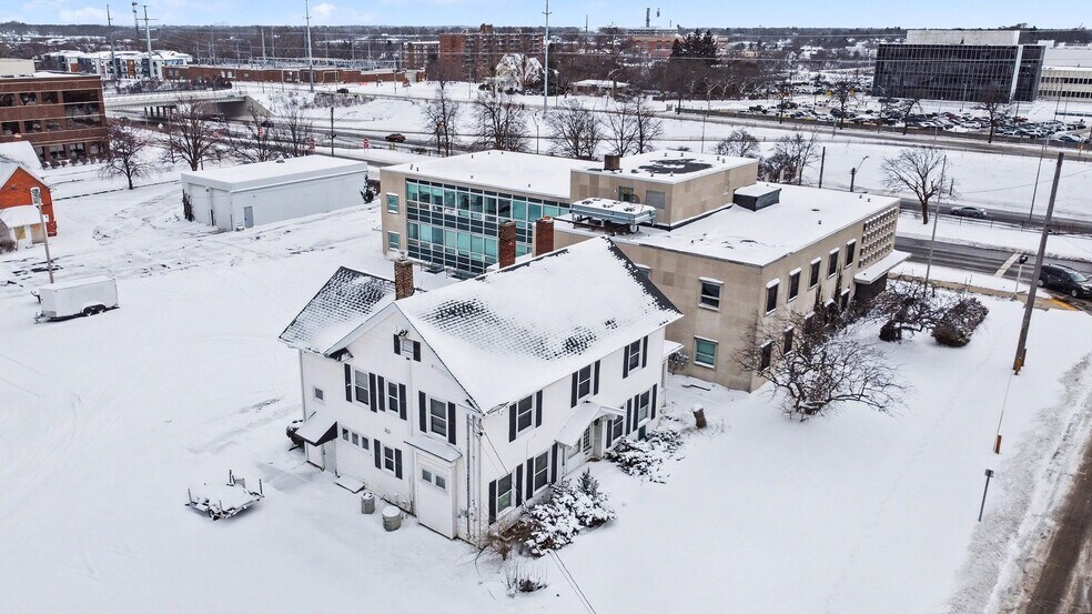 More Photos Of , Lansing Office For Sale