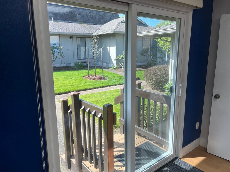 More Photos Of 12724 SE Stark St, Portland Loft Creative Space For Sale