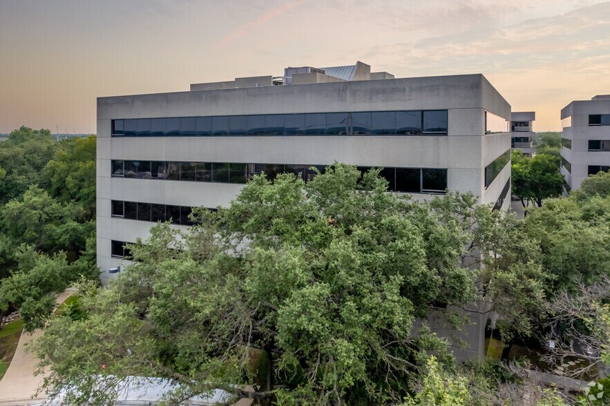 More Photos Of 11044 Research Blvd, Austin Unknown For Lease