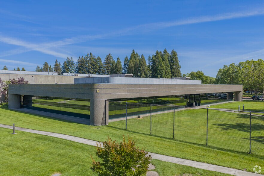 More Photos Of 2789 Northpoint Pky, Santa Rosa Warehouse For Sale