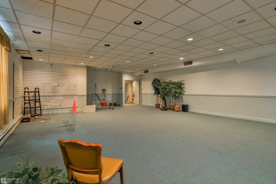 More Photos Of 1619 W Hamilton St, Allentown Funeral Home For Sale