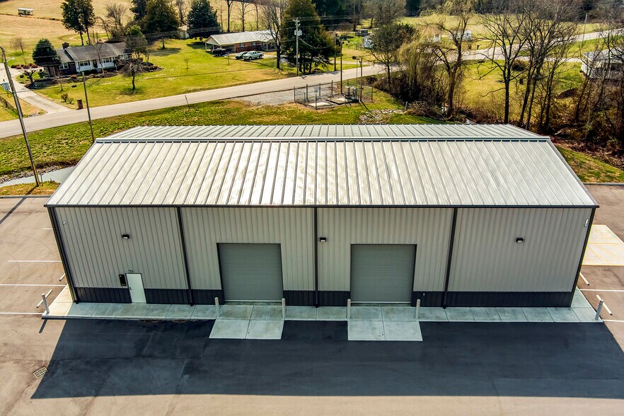 More Photos Of 145 US-70, Lenoir City Flex For Lease