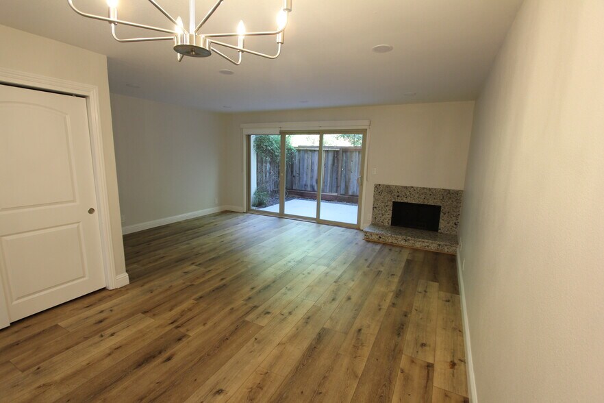 More Photos Of 1327 Montego, Walnut Creek Apartments For Sale
