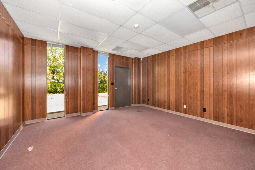 More Photos Of 3314 Highway 53, Huntsville Distribution For Lease