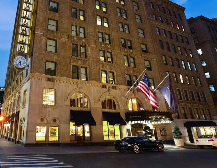 More Photos Of 125 E 50th St, New York Hotel For Lease