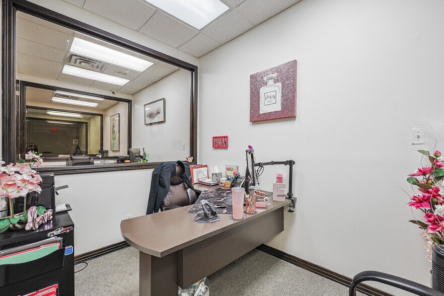 More Photos Of 2001 W Nolana Ave, McAllen Office For Lease