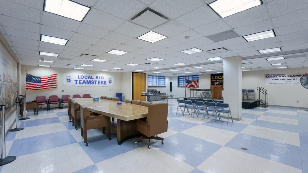 More Photos Of 2409 38th Ave, Long Island City Office For Lease