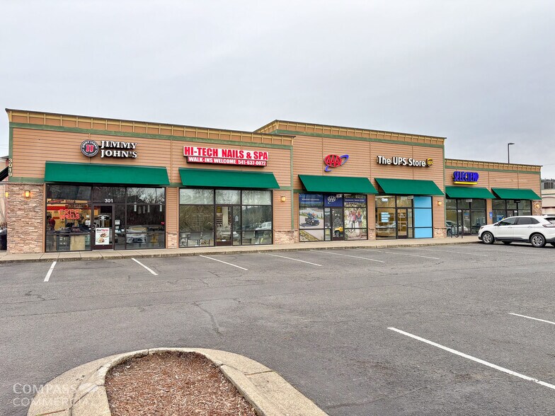 More Photos Of 3019 NW Stewart Pky, Roseburg Freestanding For Lease