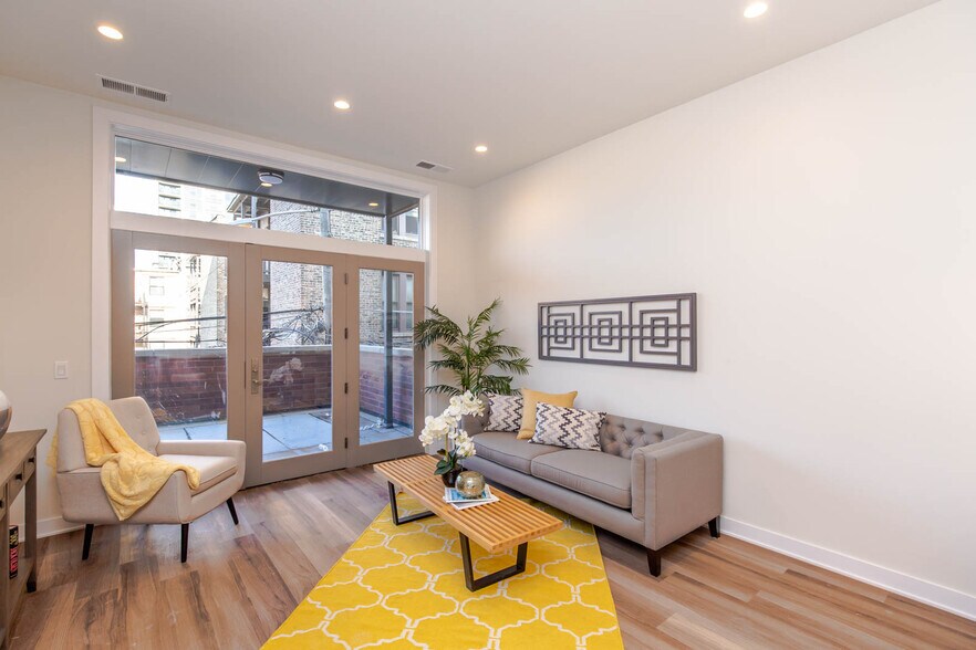 More Photos Of 1553 N Wells St, Chicago Apartments For Sale