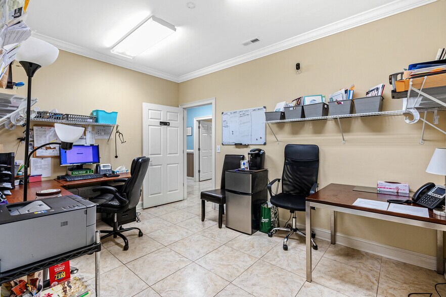 More Photos Of 3583 US-17 BUS, Murrells Inlet Medical For Lease