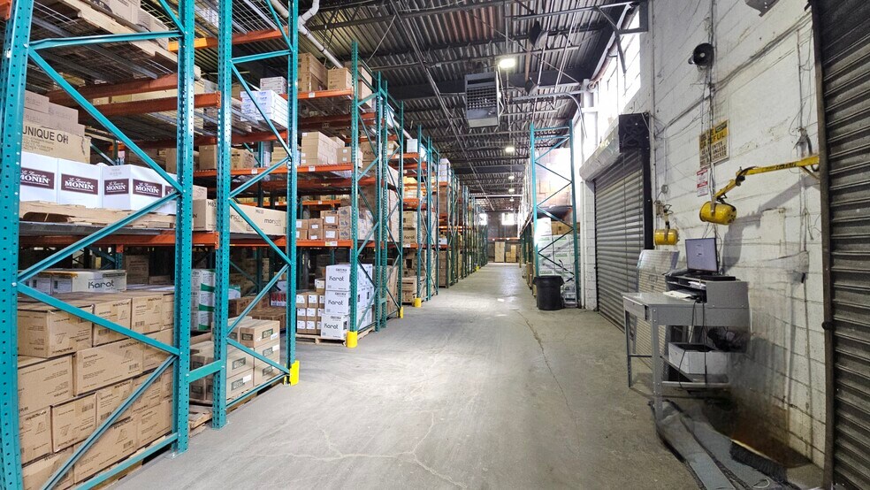 More Photos Of 707 Commercial Ave, Carlstadt Warehouse For Lease