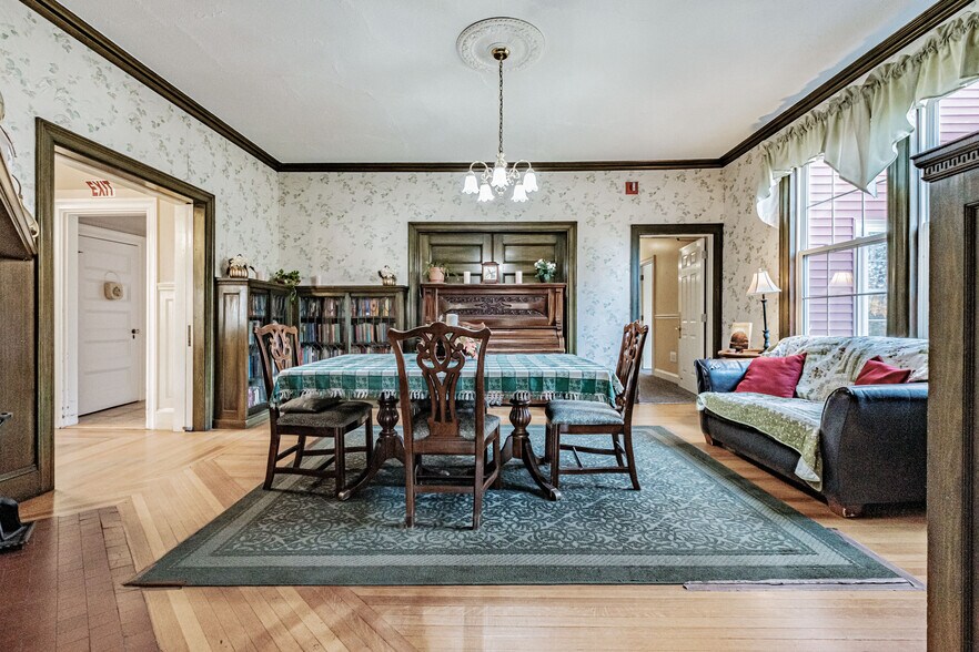 More Photos Of 257 South St, Biddeford Specialty For Sale