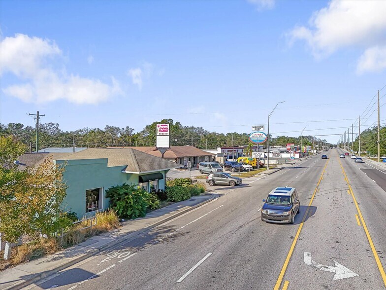 More Photos Of 13642 N Florida Ave, Tampa Freestanding For Sale