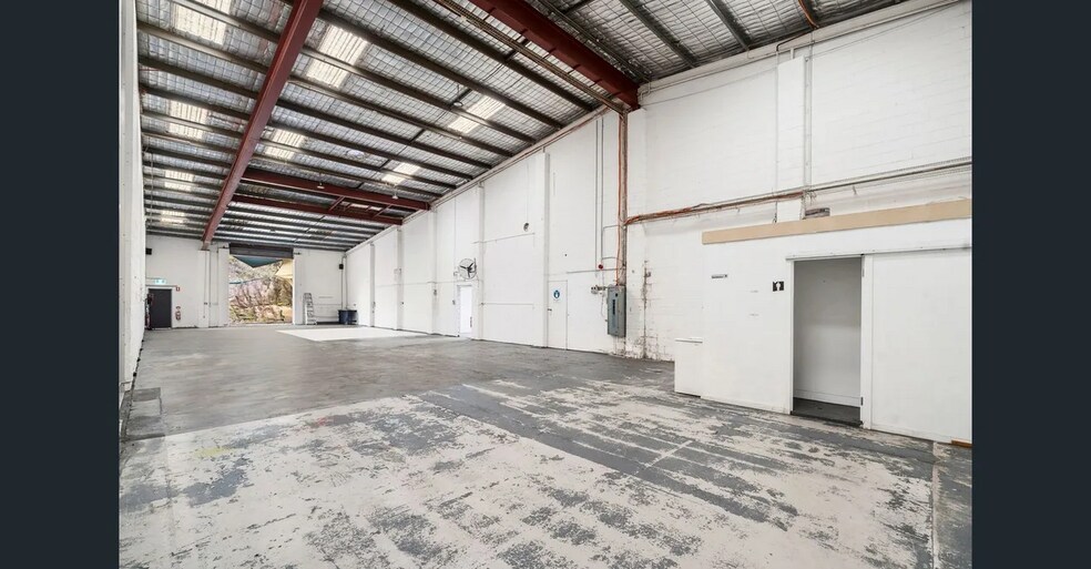 More Photos Of 106 Old Pittwater Rd, Brookvale Warehouse For Lease