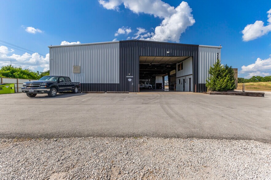 More Photos Of 2606 E Rock Haven Rd, Harrisonville Light Manufacturing For Lease