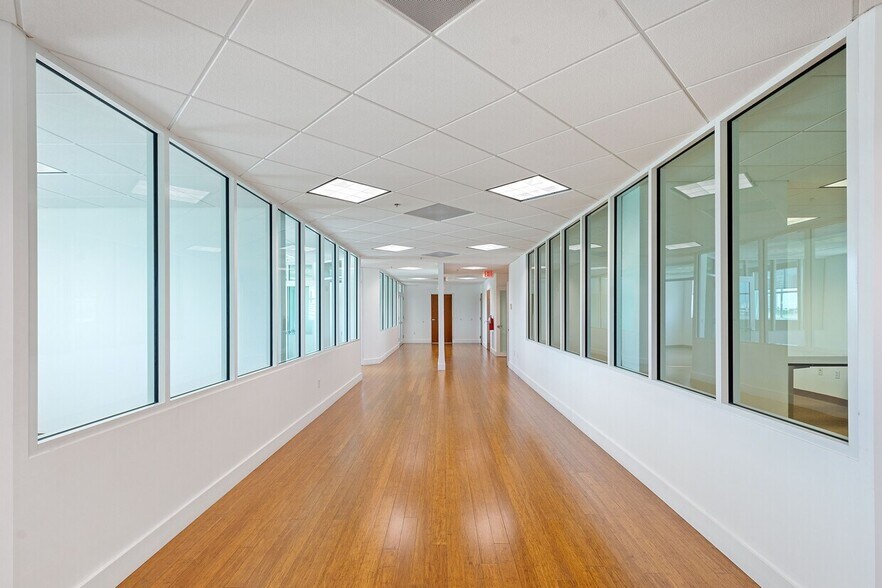 More Photos Of , North Miami Beach Office For Sale