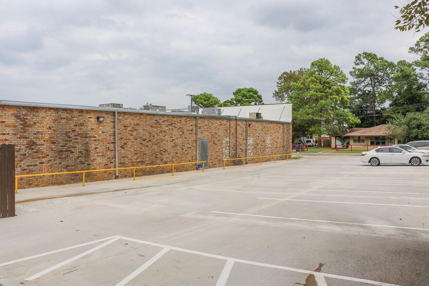 More Photos Of 101 W FM 120, Pottsboro Storefront Retail Office For Lease