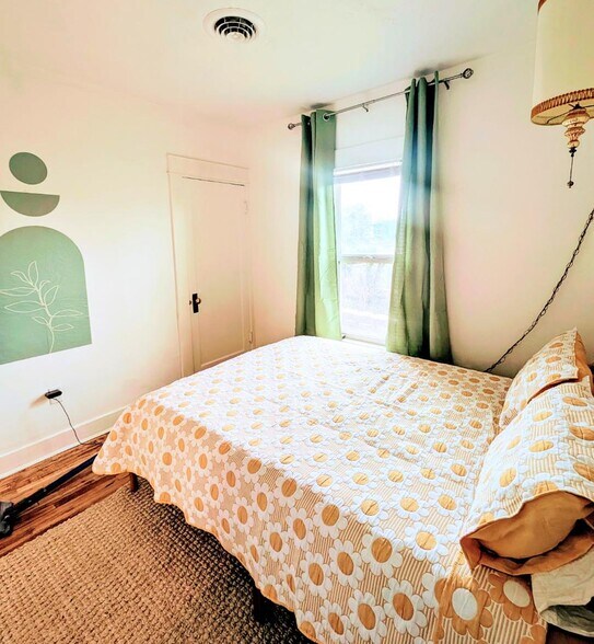 More Photos Of 520 N State St, Hagerman Specialty For Sale