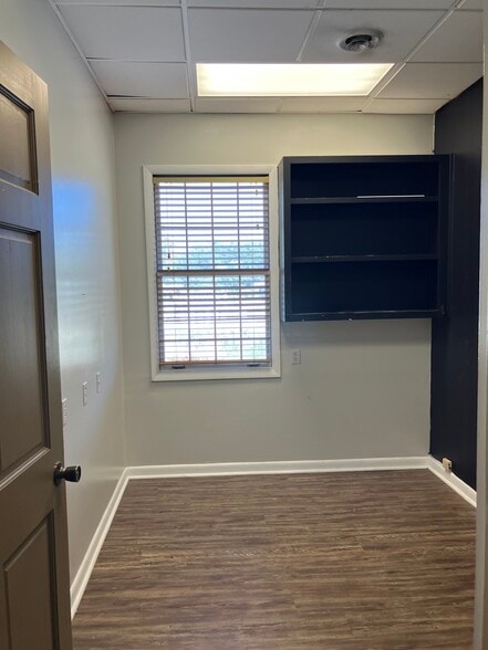 More Photos Of 2850 Ashley Phosphate Rd, North Charleston Office For Lease